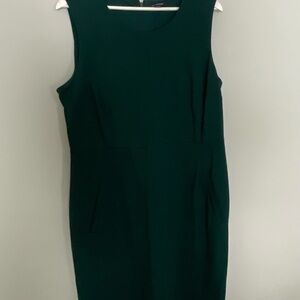 Elegant Green Sleeveless Dress
